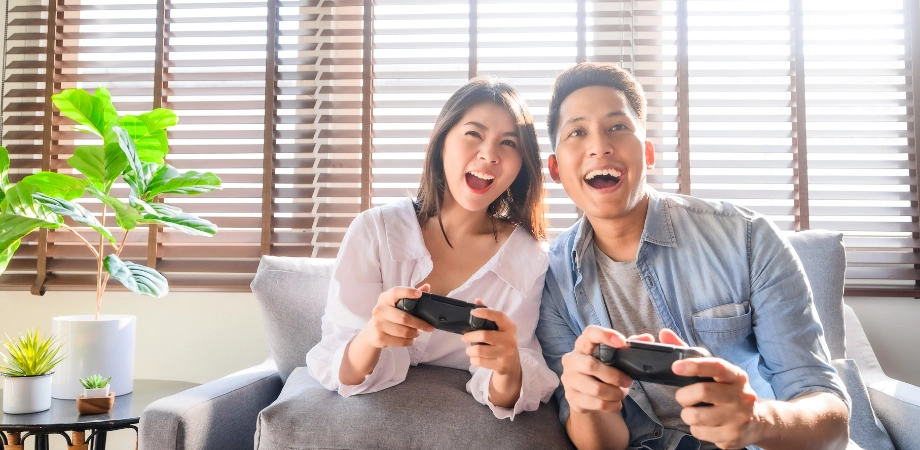 couple gaming